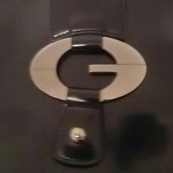 Guess purse - Picture 2 of 4