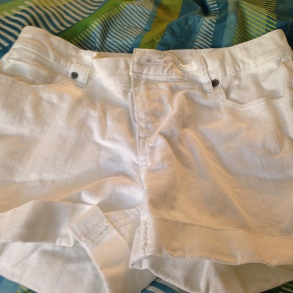 Shorts - Picture 2 of 3