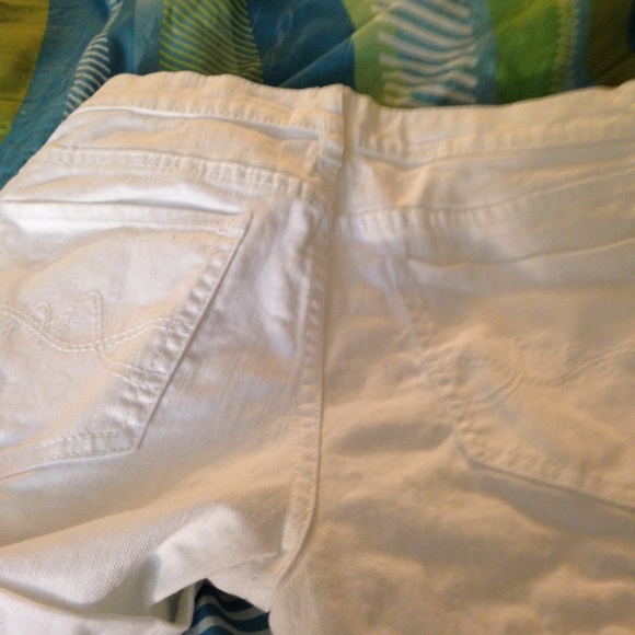 Shorts - Picture 3 of 3