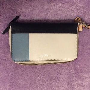 Coach Smartphone Wristlet