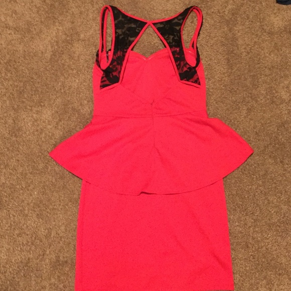 Simple Dress - Picture 2 of 3