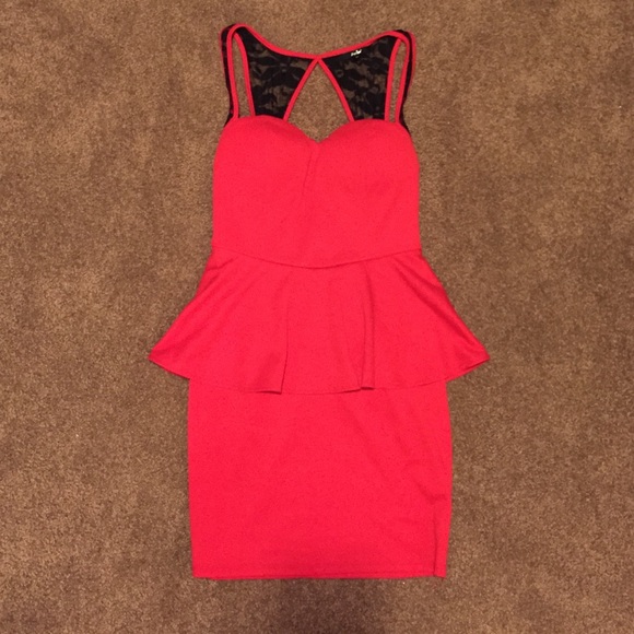 Simple Dress - Picture 3 of 3