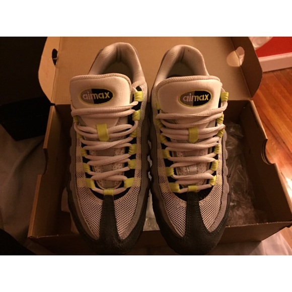 Nike Shoes - Air Max '95. Size 6 in boys.