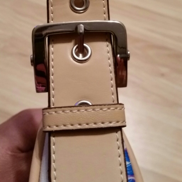 *Gifted* Butterfly Purse - Picture 2 of 3