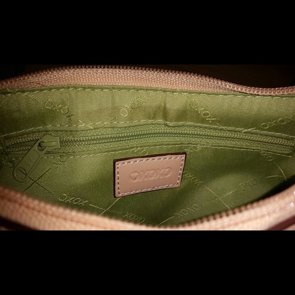 *Gifted* Butterfly Purse - Picture 3 of 3