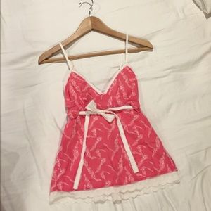 Pink very girly top by GUESS Jeans.