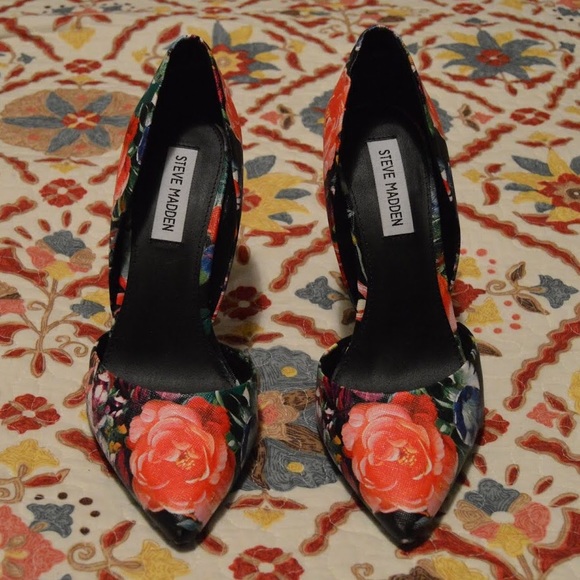 Steve Madden Pointed Toe Heels