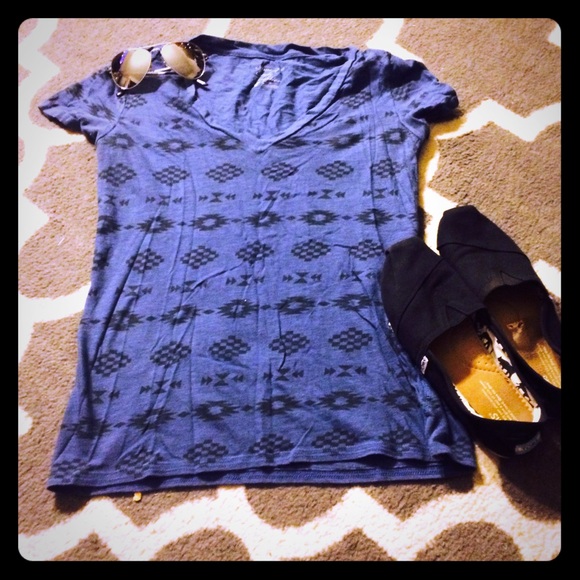 American Eagle Outfitters Tops - Tribal Print T-Shirt👚✨