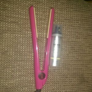 Chi hair straightener with keratin complex spray