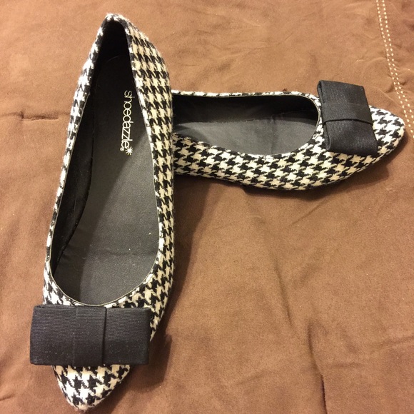 Houndstooth flats