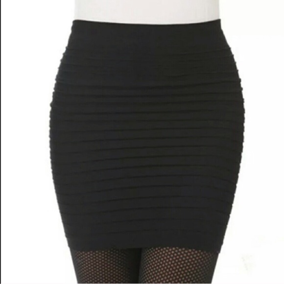 BLUE SLIM SEAMLESS SHORT SKIRT - Picture 3 of 4