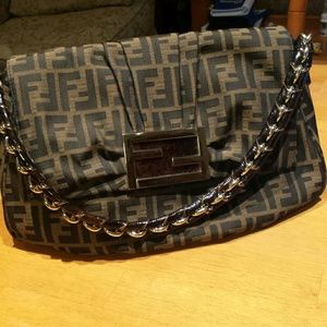 Fendi shoulder bag 100% Authentic
