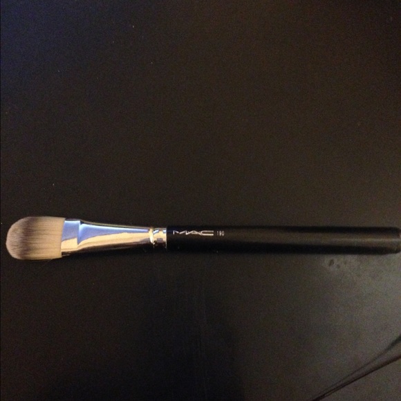 MAC #190 Foundation Brush