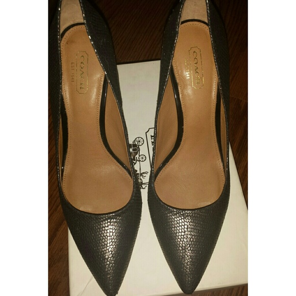 💥SOLD!!💥 COACH leather heels
