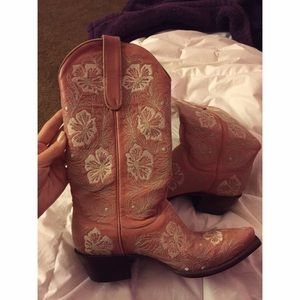 Pink Cowgirl boots!