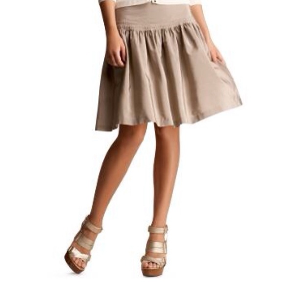 GAP Dresses & Skirts - NWOT Cute Beige/Tan/Taupe GAP Flared Skirt