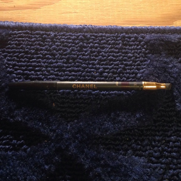 chanel liner pencil violet smoke