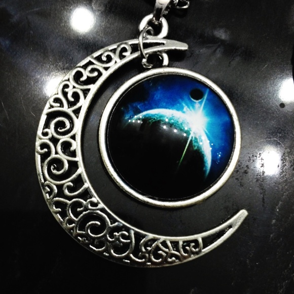 Jewelry - 🌠 Gothic Elven Celestial Crescent Moon Pendant