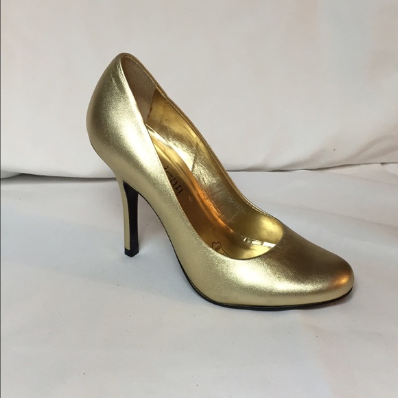 🚫SOLD🚫Gold Cathy Jean Pumps Leather Size 5