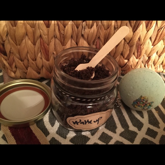 Bath Bomb and coffee body scrubs - Picture 2 of 2