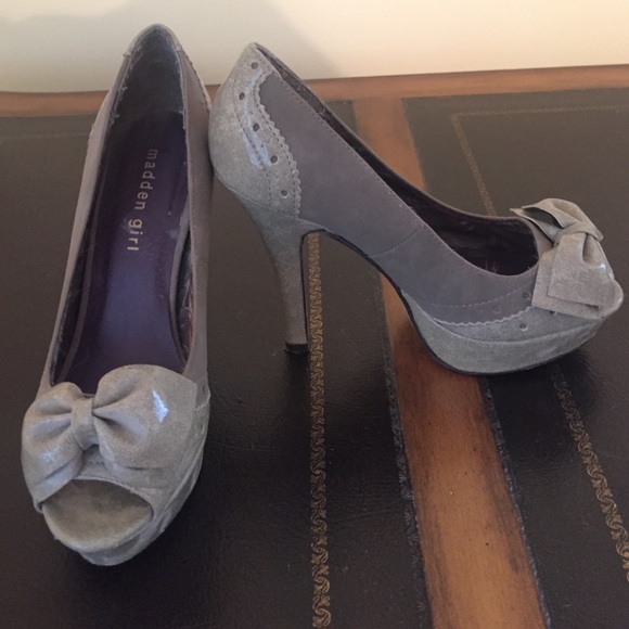 Bow Peep Toe Pumps