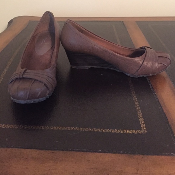Brown wedges