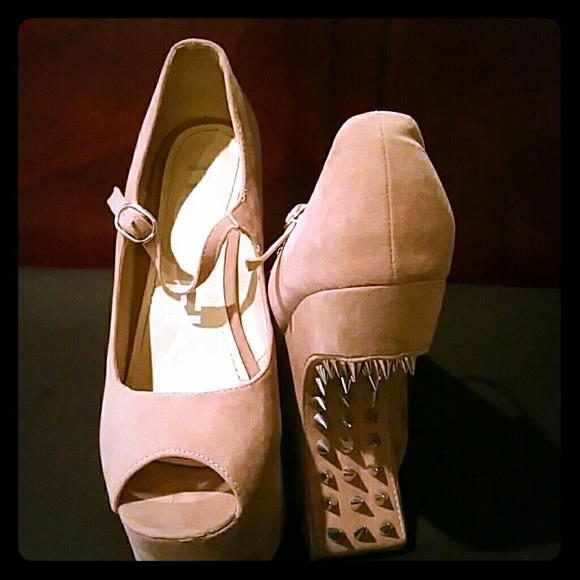 Nude Traffic Spiked Wedges