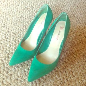 JustFab pumps 💚
