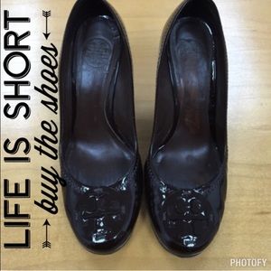 Tory burch wedge heel wine colored