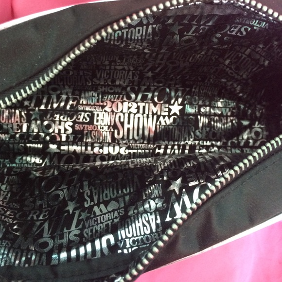 Makeup Bag - Picture 3 of 4
