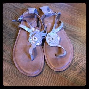 Fossil sandals