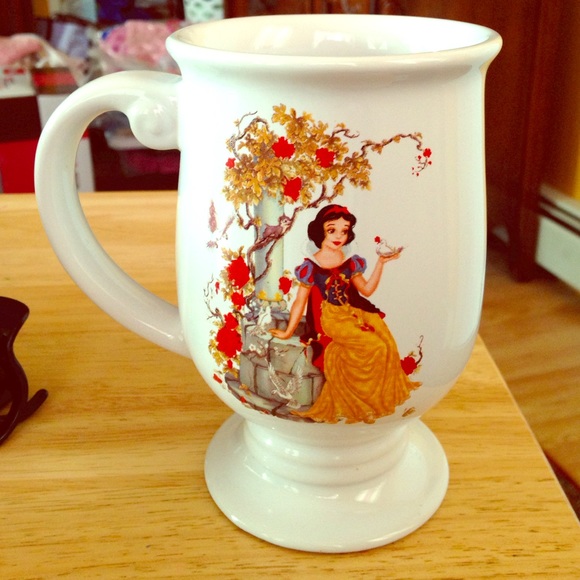Disney store exclusive " Snow White" mug