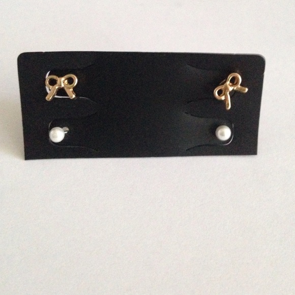 New bow and pearl earrings