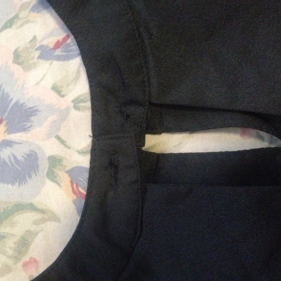 Black top - Picture 2 of 3