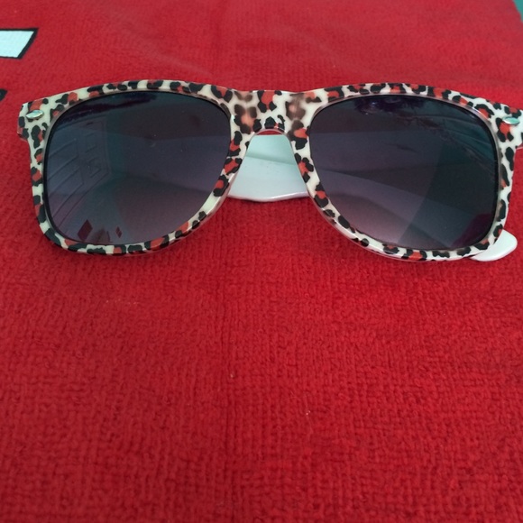 Sunglasses - Picture 1 of 3