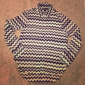 NWOT black/white sheer chevron hi-low top