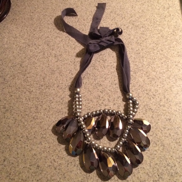 Silver necklace with ribbon