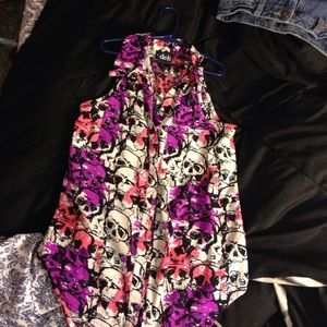 Skull sleeveless shirt