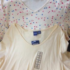 ❤️❤BUNDLED***Two 2X T-Shirts❤️❤️