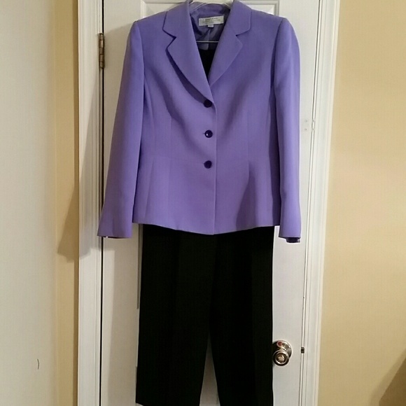 Tahari Pant Suit