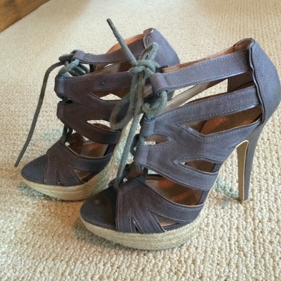 Leather strappy high heels - Picture 2 of 4