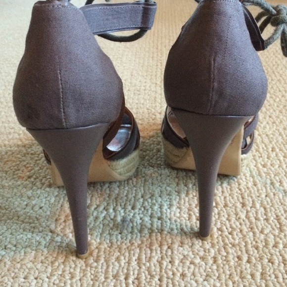Leather strappy high heels - Picture 3 of 4
