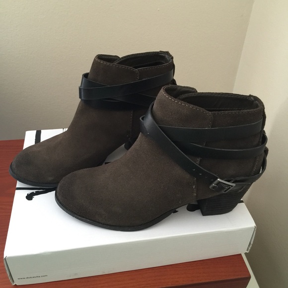 DOLCE VITA boots size 8.5