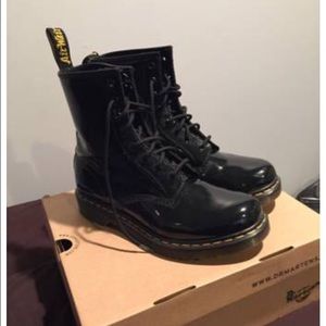 Doc Martens women's black patent lamper size 10