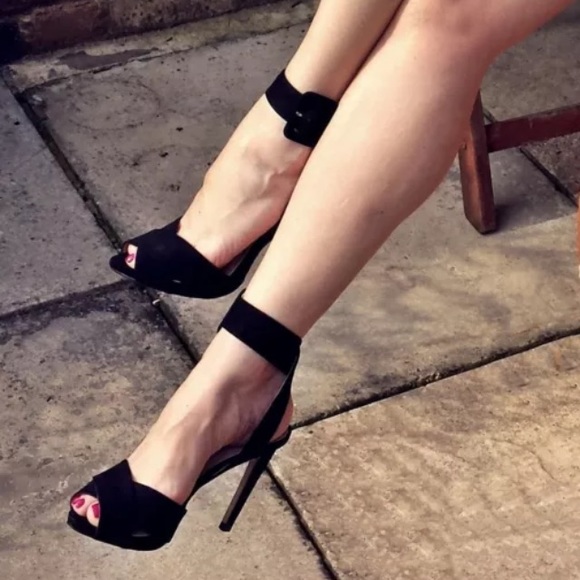 Zara Shoes - BLACK peep toe heels