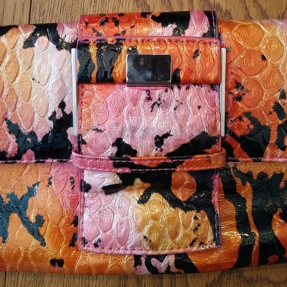 Express Clutch - Picture 2 of 3