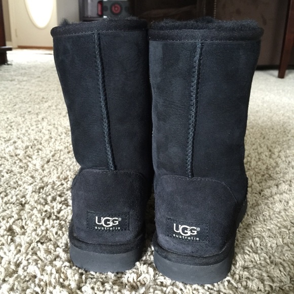 UGG Boots Black EUC size 8