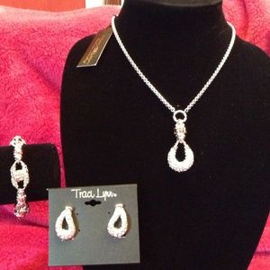 Traci Lynn Necklace Set