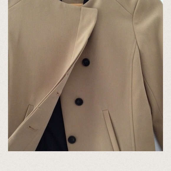 Ann Taylor Tan blazer - Picture 4 of 4