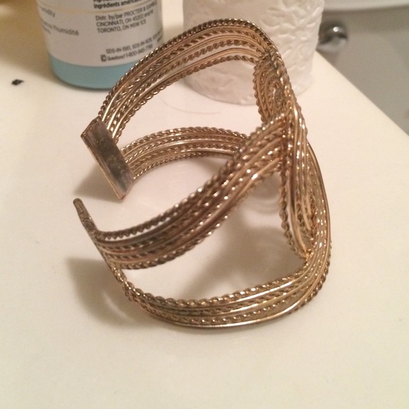 Gold Bracelet - Picture 3 of 3
